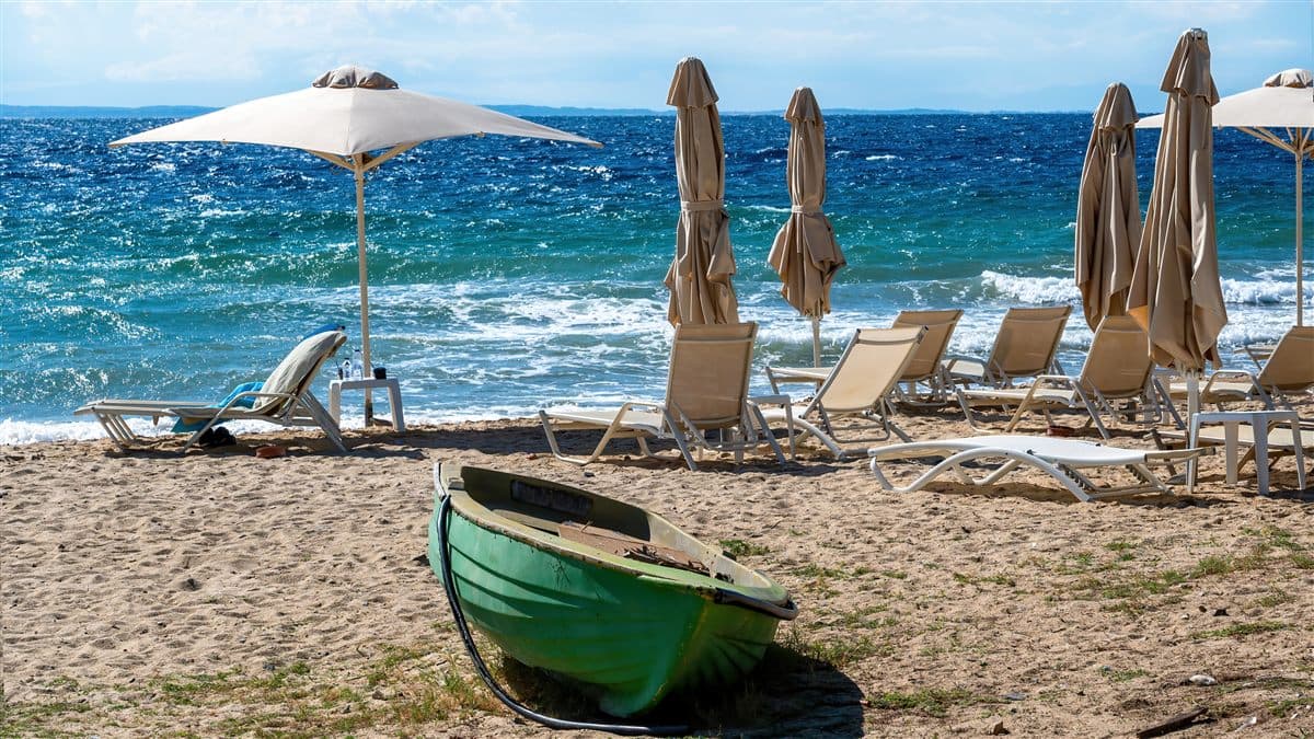 Plage de la zone Bouznika-Skhirat avec résidences de vacances